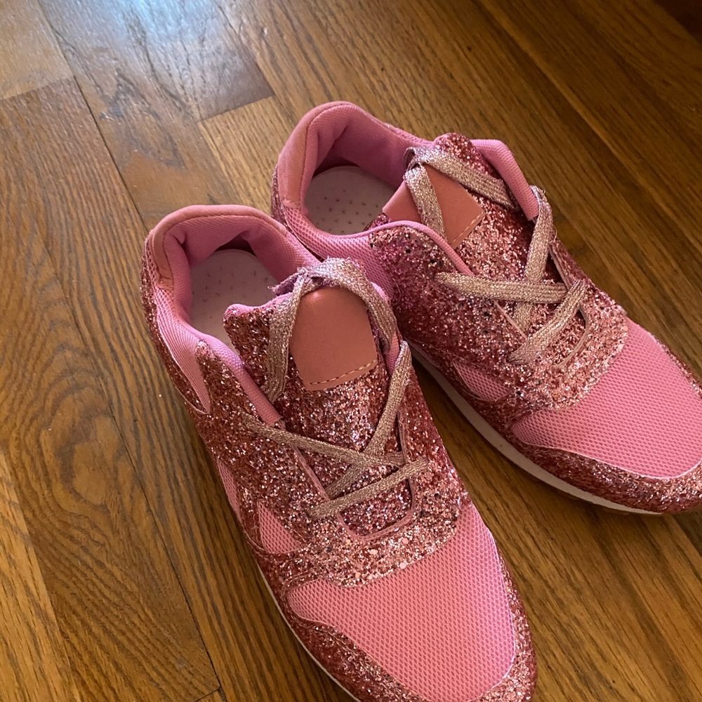 Woman’s glitter sneakers